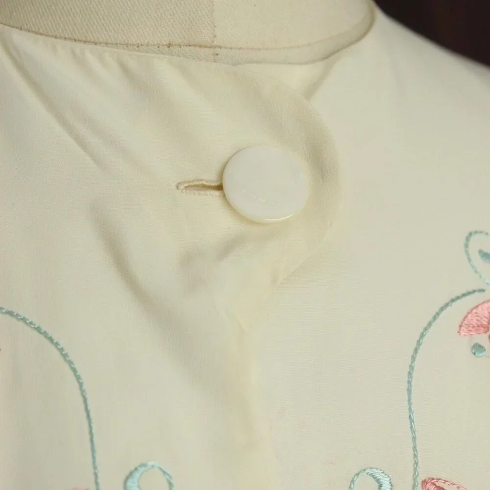 Vintage 1940s Bed Jacket, Winter White Rayon with Blue and Pink Embroidery Short - Picture 10 of 10